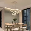 Lâmpadas pendentes de luz LED moderna para sala de jantar de cozinha quarto de cozinha anéis pretos decoração de teto lustre de teto lâmpada de iluminação interna
