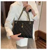 حقائب الكتف سعة كبيرة شعرية النساء التسوق حقائب الأزياء النسائية crossbody bolsa 2021 لون الصلبة السببية حمل المحافظ