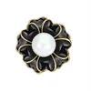 Svart Vit Enamel Brosches Pearl Flower Brosch Pins Business Soats Tops Badge för kvinnor Mäns Mode Smycken Will och Sandy