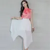LLZACOOSH verano rosa sin mangas cuello alto Tops + elegante cintura alta irregular blanco oficina falda 2 uds conjuntos 210514