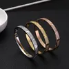 チタンスチール3列フルダイヤモンドブレスレットファッション女性男性Chirstmas Bangle Bracets Distance Jewelry Gift