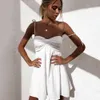 Vit slingbåge kvinnor kort klänning elegant sexig mini strand en linje klänningar ruffled vestidos semester fest sommar kvinnliga kläder 210507