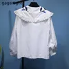 Korean Peter Pan Collar Spitze Stickerei Blumen Blusen Laterne Ärmel Frauen Tops Mode Lose Sweet Shirt Studenten 210601