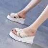 Terlik Büyük boy 34-40 kadın ayakkabıları, kalın çözünmüş balık ağız sandaletleri ile yaz Kore tarzı eğim all-mwch-slip-slip