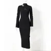 女性のタートルネックの長袖ハイウエストブラックニットドレス女性ファッション210520