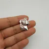 Szpilki, Broszki Hurtownie Cute Pins Staffordshire Terrier Broszki Butterfly Zapięcie Kołnierzy Biżuteria Lapel Pin Akcesoria Odzież Prezent Dla WO