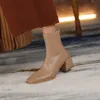 Botas de tornozelo Mulheres Sapatos Quadrado Toe Chunky Saltos Curtos Zíper Alto Salto Alto Stretch Senhoras Outono Inverno Bege 210517 Gai Gai Gai