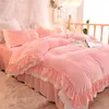 Sängkläder Set Vinter Coral Fleece Four-Piece Princess Style White Bed Sheet Duvet Cover Ruffled Dubbelsidig Flannel