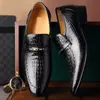 Men's Spring and Summer Commercial Alligator Pattern Classic Low-Top Casual Embossed Leather Shoes