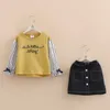 Printemps Automne Lettre Broderie Bande Arc Fleur Patchwork T-Shirt + Denim Poche Jupe Enfants Enfants Bébé Filles Vêtements Ensemble 210625