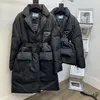 Parkas en duvet pour femmes Designer hiver Dn coton taille courte ceinture costume col pain Et épaissi chaud et Style étranger armée fourrure parka manteaux pour femmes KU2T