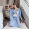 女性の寝室ホワイトプリントルーズスリープシャツ春夏のアイスシルクナイトガウンoネックラウンジ3/4スリーブホームドレス