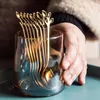Skedar 1 st Kreativ vintage gaffel mini kunglig stil metall guld snidad kaffe frukt efterrätt kök verktyg tesked