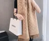 Sciarpa in cashmere da donna nuova invernale 2022 con scialle lungo abbinato spesso di colore caldo K12 180 70 cm2826770
