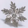 Pins, broscher Dream Candy Exquisite Crystal Snowflake för Kvinnor Bröllop Smycken Rhinestone Brosch Coat Tillbehör Corsage Pin 2021