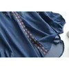 Stickerei Denim Hemd Bluse Frauen Langarm V-ausschnitt Frühling Jeans Streetwear Casual Botton Blusen 210604