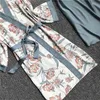 Primavera Autunno Donna Pigiama di seta Set con pettorali Stampa floreale Pijama Sleepwear 4 pezzi Pigiama in raso con cinturino per spaghetti 211211