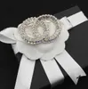 CH Brooch Brand Jewelry Diamonds Vintage Luxury Advanced Pearls Brouches للمصمم دبابيس عالية الجودة هدية رائعة 2230