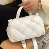 حقائب للنساء عارضة نسج الأبيض الكتف الفاخرة بو الجلود حمل رفرف صغير crossbody السيدات رسول حقيبة كيس