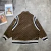 21SS Designer-Baseballjacken für Männer und Frauen mit Kapuze, Basketball, christliche Stickerei, Jacquard-Twill-Stoff, Übergröße, Mann, Paris, Mode, Streetwear, Luxus, Braun