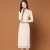 Spets patchwork halv turtleneck långärmad stickad klänning kvinnor sträcka a-line es elegant knä längd dam stickning 210522