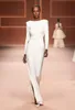 Fritidsklänningar Hög kvalitet Elegant vit helärmad rygglös slimmad delad golvlängd klänning Midja Mode kändiskvällsfest