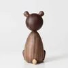 Houten Bruin Bear Figurines Nordic Fashion Designs Wood Carving Poppen Dierlijke Ambachten Geschenken Woondecoratie Accessoires Room Decor 210804