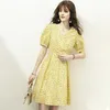 Zomerontwerpers bladerdeeg veve v-hals print Empire vrouw jurk elegante knie lengte party gewaad femme geel vestidos 210601