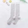 Kvinnor Strumpor Partihandel Lång Strumpor Italien Style Fashion Sock Brev Andas Bomull Causal Slumpmässig Färg