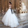 A-Line Flor-Lunghezza gioiello Abiti da ballo Abito da sposa Abito da sposa Applique Giardino Beach Abiti da sposa con fianchi neri senza schienale Vestidos de Noiva