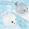 Baby Bath Toy Shower Badvatten Spray Cartoon Whale Electric Induction Sprinkler Musik Färgglada Ljus 210712