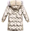 冬の子供たちの光沢のあるジャケットの女の子のファッションの毛皮のフード付きパーカー子供防水屋外の暖かいコート10代の綿の上着211203