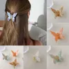 New Summer Middle Colorful Butterfly Hair Claws Hairpin Cute Transparent Grabs Fermaglio per capelli in acrilico per accessori dolci da donna