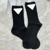 Chaussettes de sport respirantes avec broderie personnalisée, bas simples de couleur unie pour Couples, chaussettes de basket-ball de Style de rue 342Q5792942