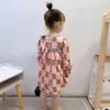 2022 Primavera Nova Moda Marca Cartoon Carta Vestido Verão Crianças Roupas de Menina Roupas de Manga Longa O-pescoço Impressão de Childen Bear Princesa Vestidos 2-10 Ano