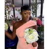 Perzik Sexy Zeemeermin Bruidsmeisjekleding voor Afrikaans Zwart Meisje Eén schouder Lange Satijnen Bruiloft Jurk 2021 Vrouwen Formele Prom-jassen