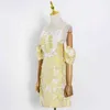 Elegancka sukienka do haftowania dla kobiet Slash Neck Puff Krótki rękaw Wysokiej talii Ruched Mini Sukienki Kobiet 210520