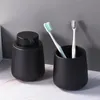 czarne ceramiczne akcesoria łazienkowe