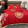 掛け布団の寝具セット現代中国の結婚式4ピースセットレッドコットンシルク刺繍キルトカバーベッドシート枕カバー
