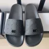 Fashion-Mens / Womens Top Quality Paris Sliders Sandals Letnie Kapcie Plażowe Panie Klapki Mokasyny Czarne Białe Czerwone Zielone Buty