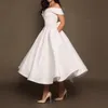 Vestido de baile de baile elegante de branco fora do ombro com bolsos sem mangas cetim arco