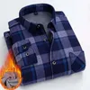 14-Color Men's Large Size Fleece Warm Plaid Shirt Classic Style Regular Fit Plus Velvet Thick Casual Shirt Male Brand Clothes 220222