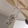 Hollow Rhinestone Butterfly Pendant Necklace For Women Sweet Simulated Pearl Collar Chain Necklace Choker Party Fahion Jewelry J0312
