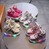 Storlek 21-30 Toddler Baby Backlight Hook Loop Led Light Skor Lysande Sneakers för Flickor Glödande Casual Barn 220115