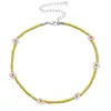 Collier ras du cou de fleurs de marguerite de perles de rocaille de style INS pour le cadeau de Yound Ladies