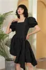 Puffärmel-Tunika-Kleid mit quadratischem Ausschnitt, schwarz, asymmetrisch, Sommer, elegant, kurz, gerüscht, Damen s 210427
