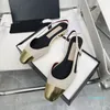 Designer moda clássicos mulheres ornamentos de metal sandálias saltos lisos primavera sapatos de verão chinelos senhora