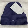 Kış Kasketleri Unisex Cham Örme Şapka Trendy Mektup Tasarımcısı Kafatası Kapaklar Boonet Katı Renk Tığ Şapka Tıknaz Örgü Kap Açık Beanie Giymek Rahat