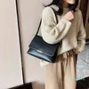 عبر حقائب الجسم الأزياء بسيطة crossbody الرجعية رفرف المرأة الاتجاه مصمم حقائب الكتف الإناث تأثيرات اللون pu تعلم حقائب اليد