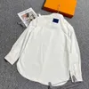 2022 Lüks Tasarımcı Erkek Elbise Gömlek Moda Klasik Klasik Günlük Uzun Kollu Gömlek UNISEX Aynı Stil İki Renk Mevcut 247U